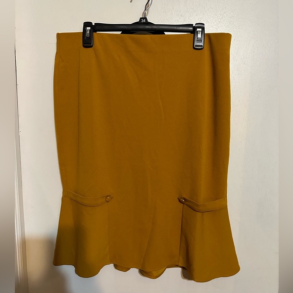 Women’s NY Clothing Co. skirt, gold, L - Picture 1 of 4
